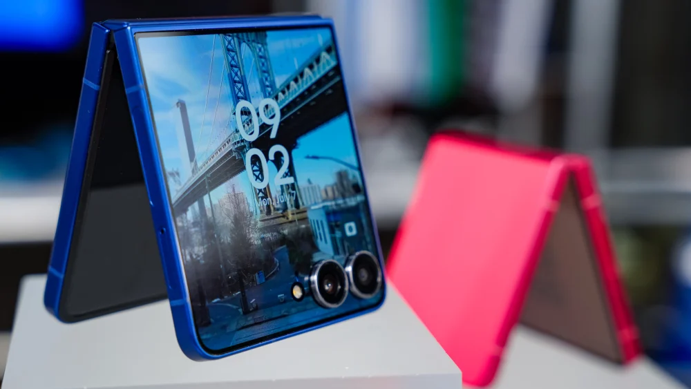 Samsung Galaxy Z Flip 7 Review: A Well-Rounded Flip Phone Packed With AI
